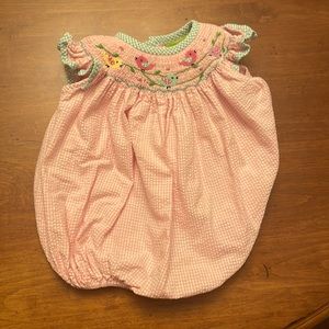 Adorable bubble for the spring and summer